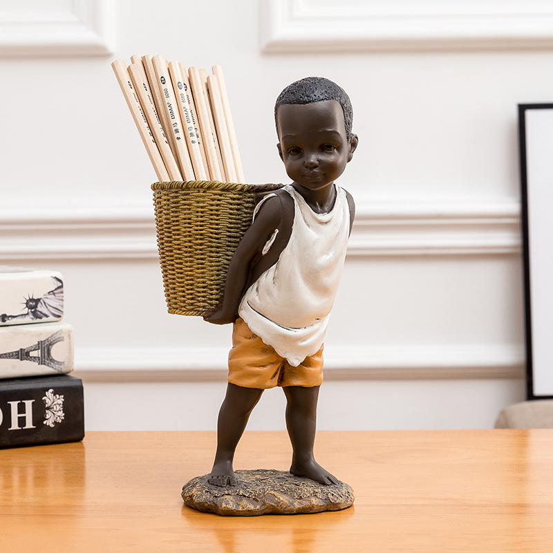 创意个性非洲人物男孩笔筒收纳摆件工艺品办公室装饰实用生日礼物
