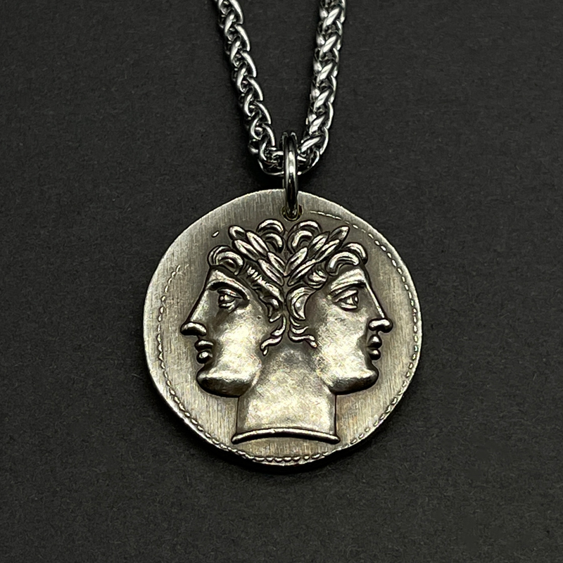 双面神雅努斯门神古罗马硬币打孔项链国外一头两面人希望和平之神