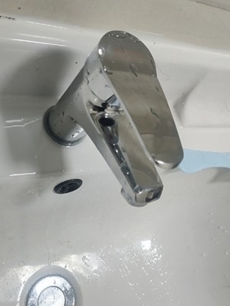 热水器水龙头冷热水二合一头台下盆洗手盆方形混水阀卫生间单孔