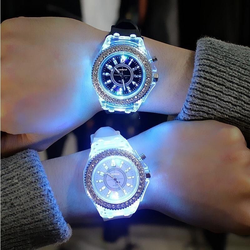 2024新款炫酷镶钻会发光的手表原宿韩版时尚潮男女学生情侣电子表