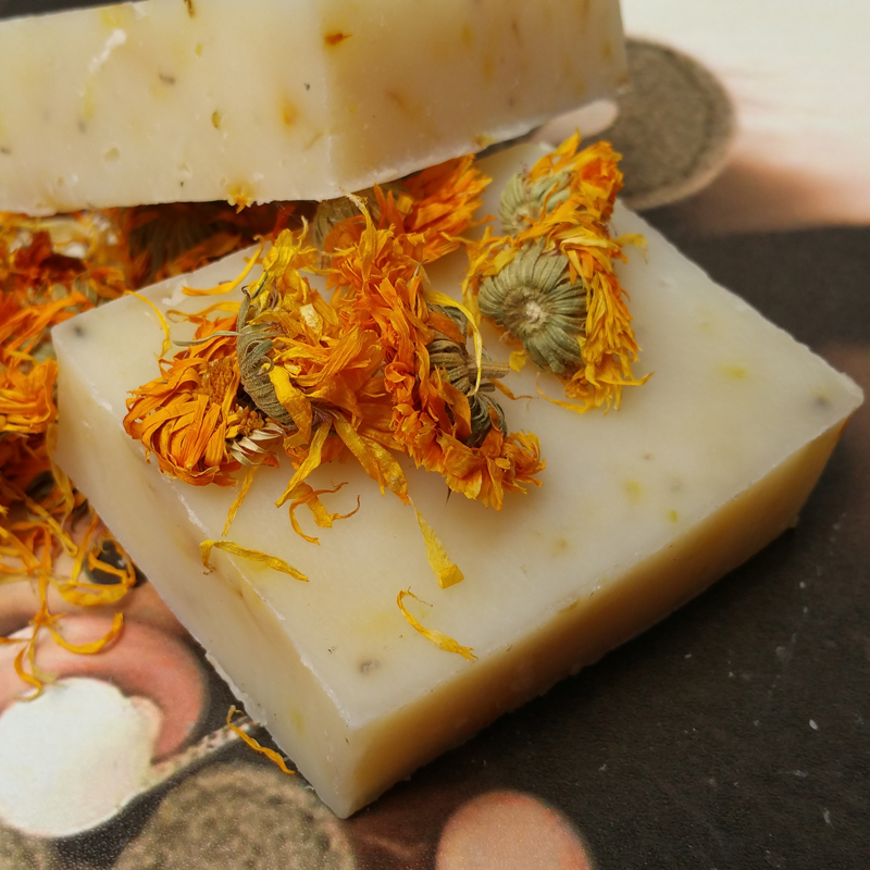 金盏菊花手工皂天然冷制皂除螨舒缓修复抗敏杀菌孕妇全身香皂