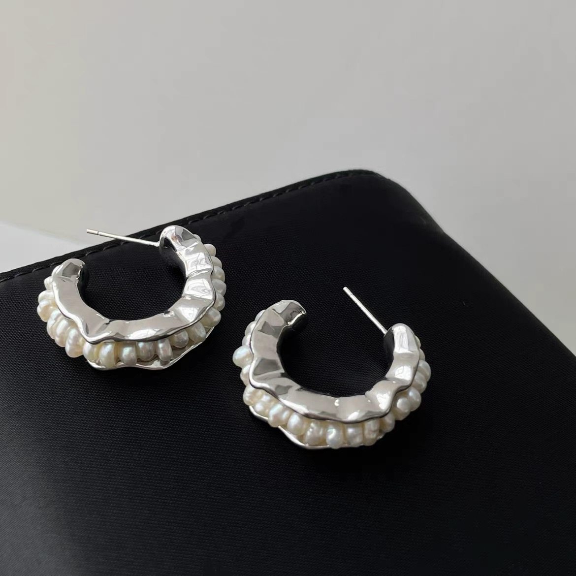 CHENYU ACC 法式复古珍珠耳环不规则淡水珍珠银色半圈C形简约耳钉