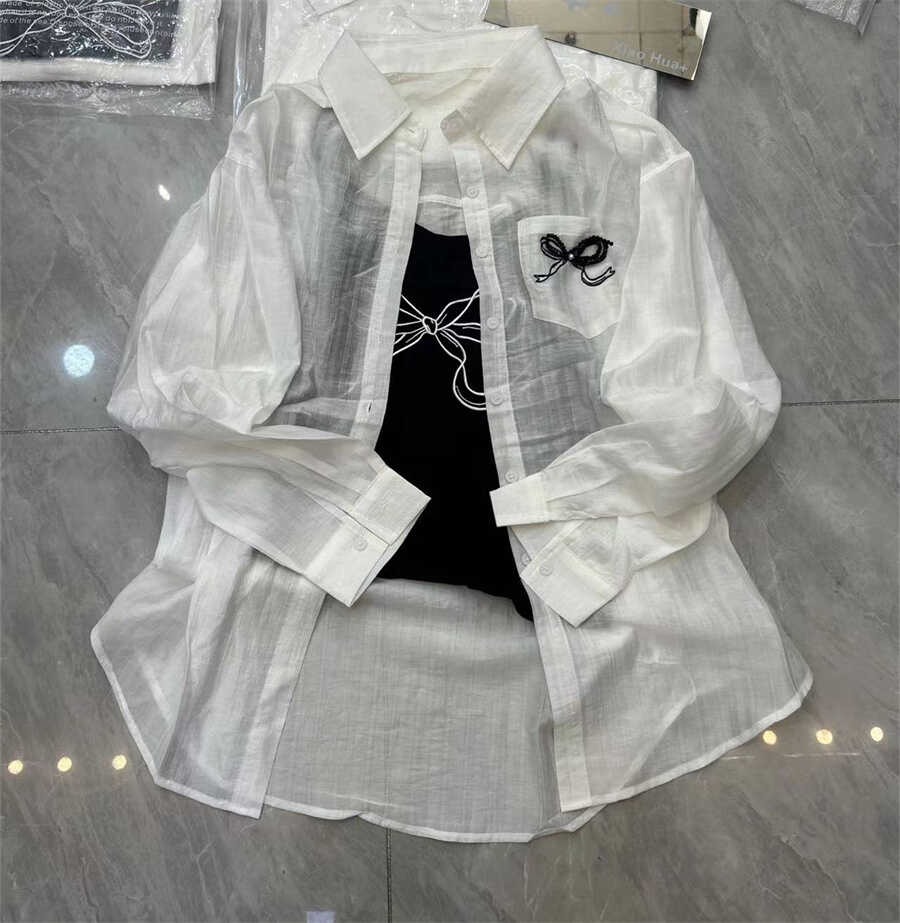 欧货2024春新款女装设计感微透气防晒衬衫搭配黑色背心两件套414