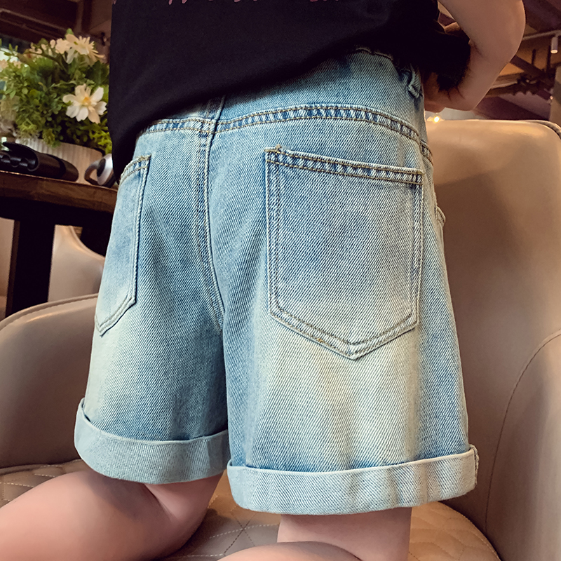女童短裤夏装2024新款儿童韩版洋气爱心牛仔裤小女孩时髦热裤子潮