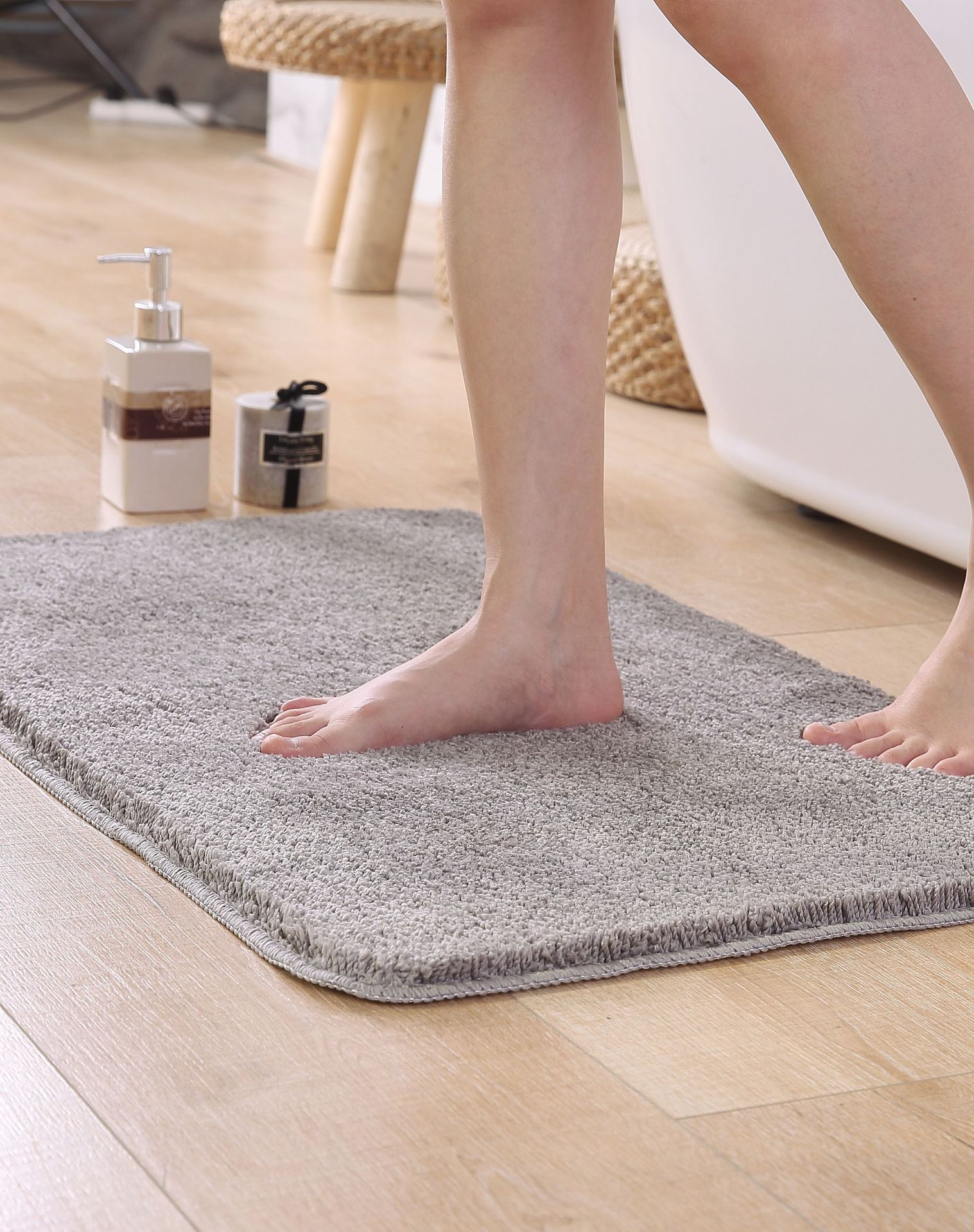 家用入户门脚踏垫卫生间地垫卫浴吸水防滑垫床下飘窗可机洗地毯