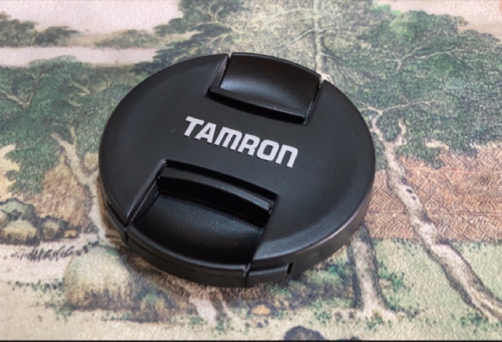三皇冠 67mm腾龙镜头盖中间捏开原厂样式微单盖TAMRON带字遮光罩