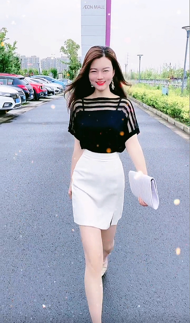 气质短裙套装新款夏季韩版时尚宽松显瘦冰丝T恤+百搭半身裙靓件套