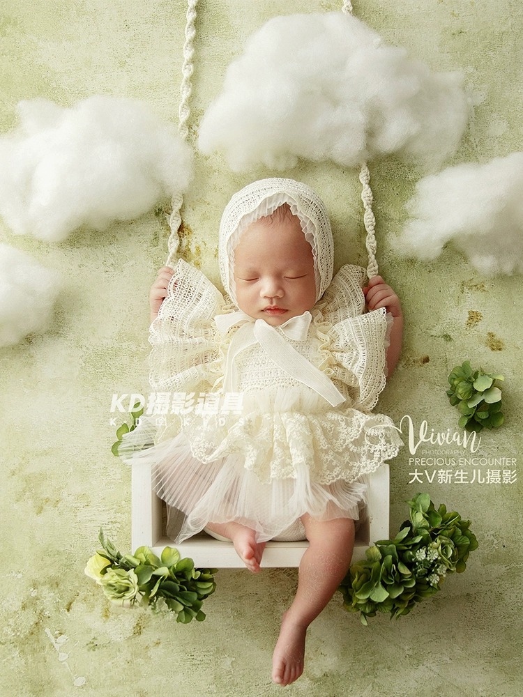 kd道具新生儿满月拍照主题初生婴儿摄影蕾丝纱裙影楼秋千云朵配饰